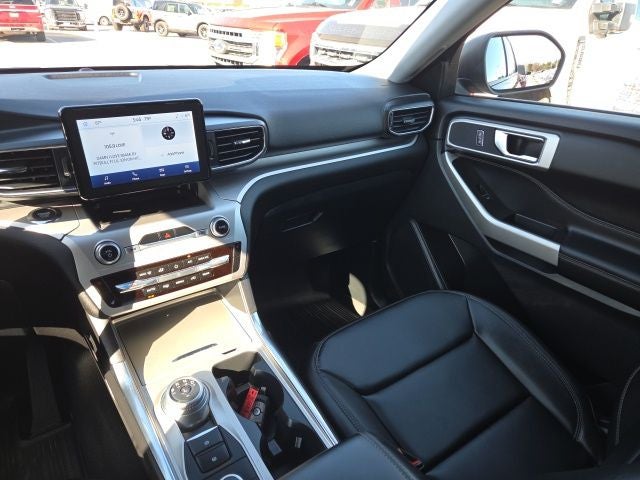 2022 Ford Explorer XLT 202A