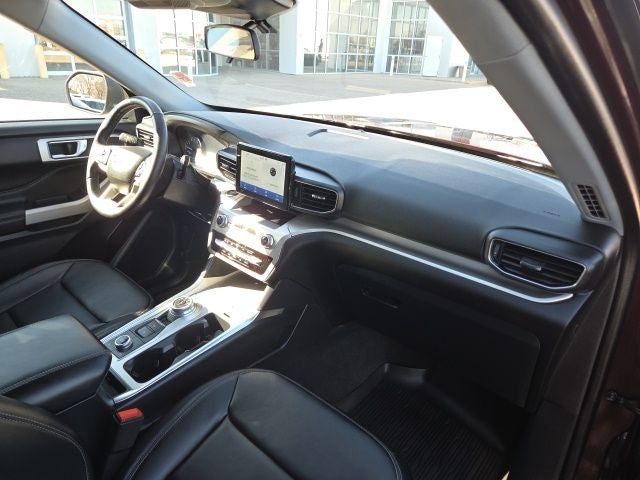 2022 Ford Explorer XLT 202A