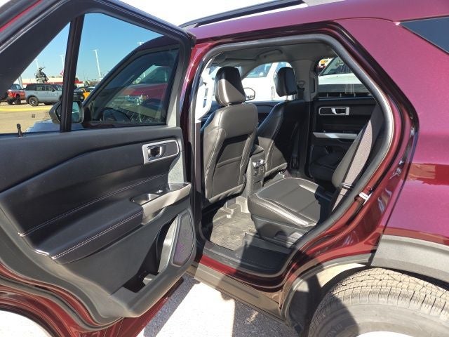 2022 Ford Explorer XLT 202A