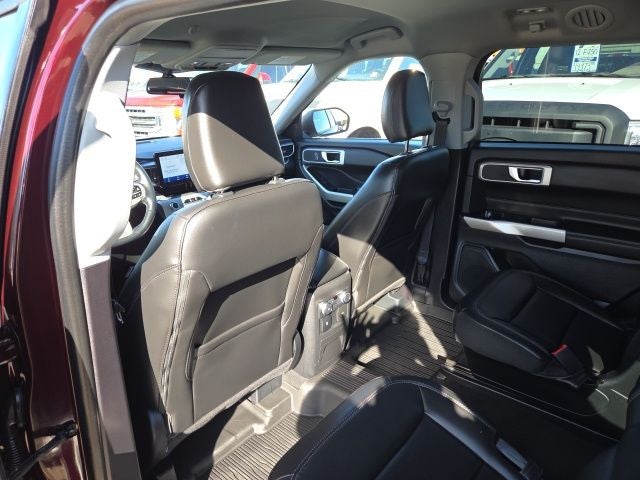 2022 Ford Explorer XLT 202A