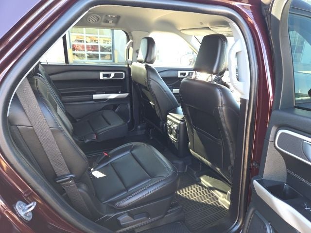 2022 Ford Explorer XLT 202A