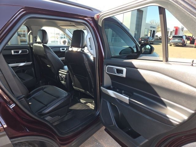 2022 Ford Explorer XLT 202A