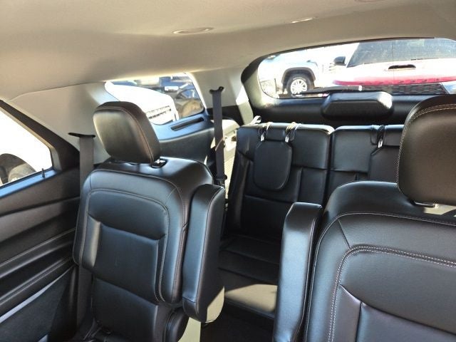 2022 Ford Explorer XLT 202A