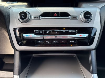 2023 Ford Explorer XLT 202A