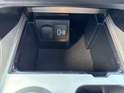 2023 Ford Explorer XLT 202A