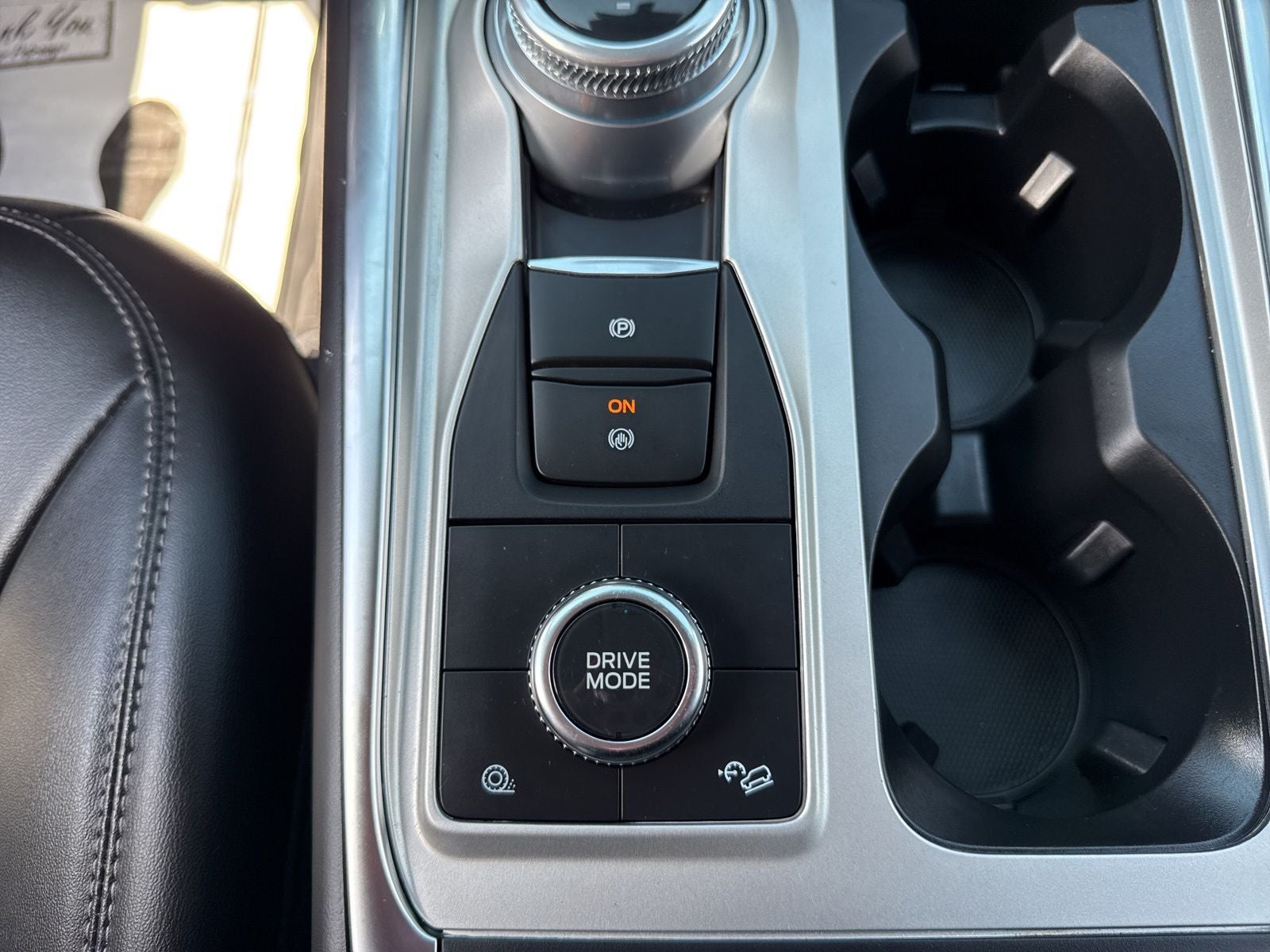 2023 Ford Explorer XLT 202A