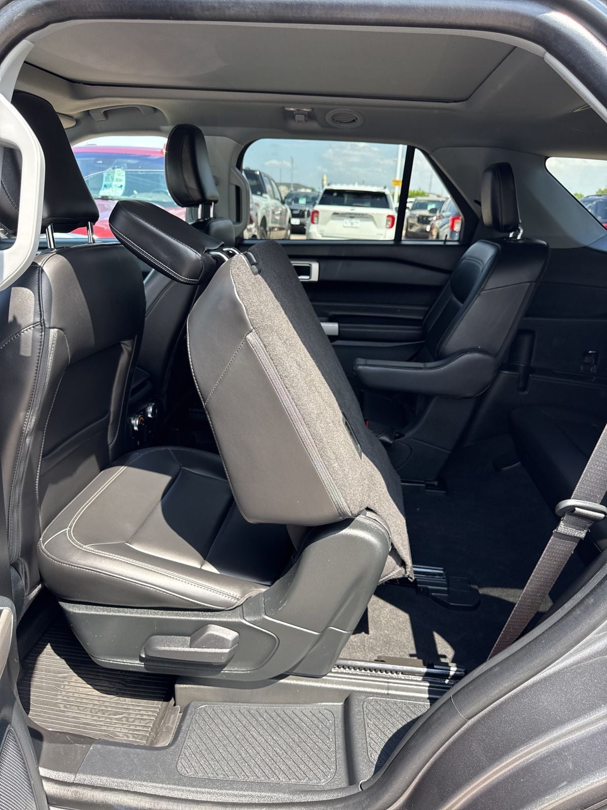 2023 Ford Explorer XLT 202A