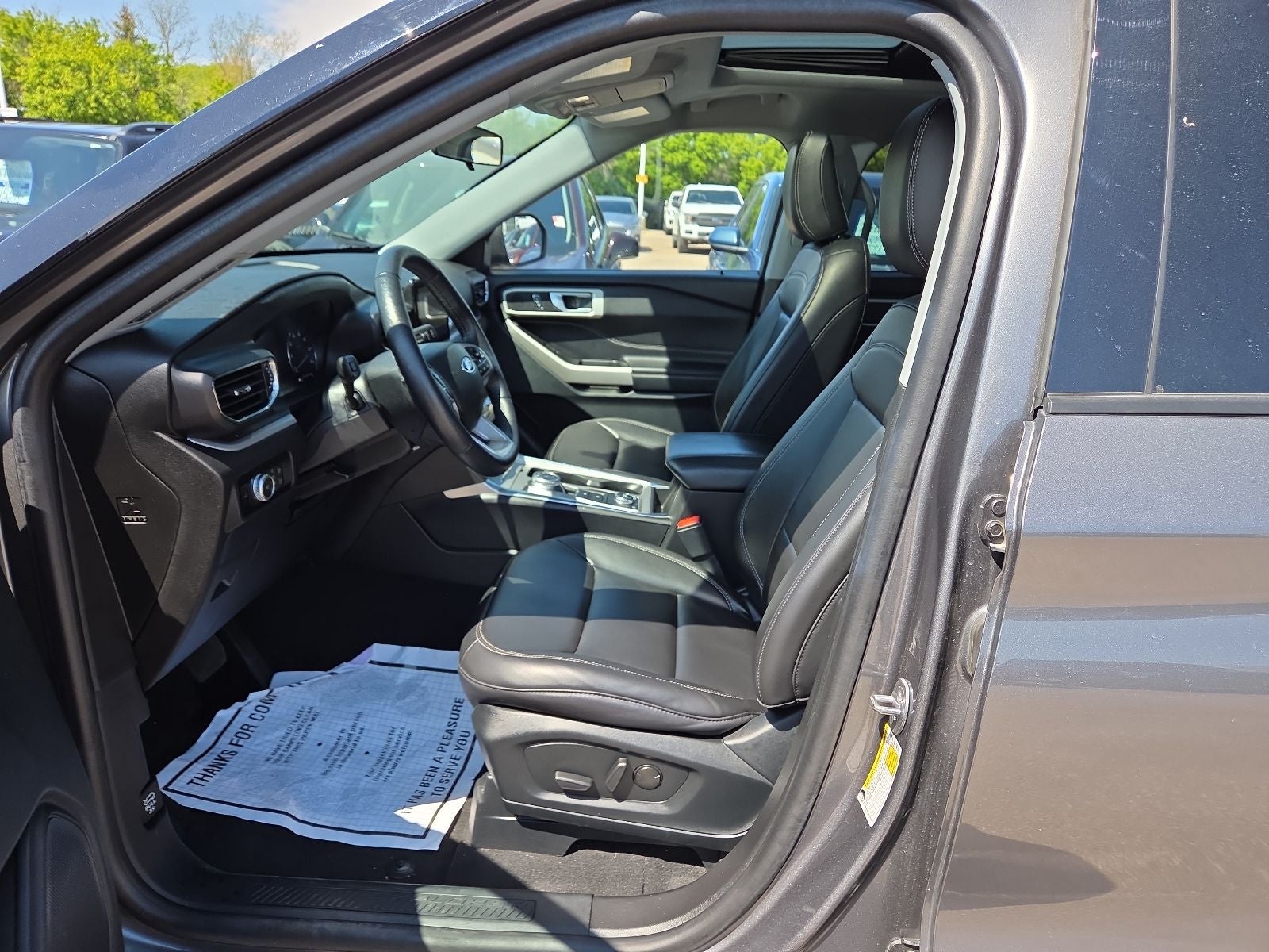 2023 Ford Explorer XLT 202A