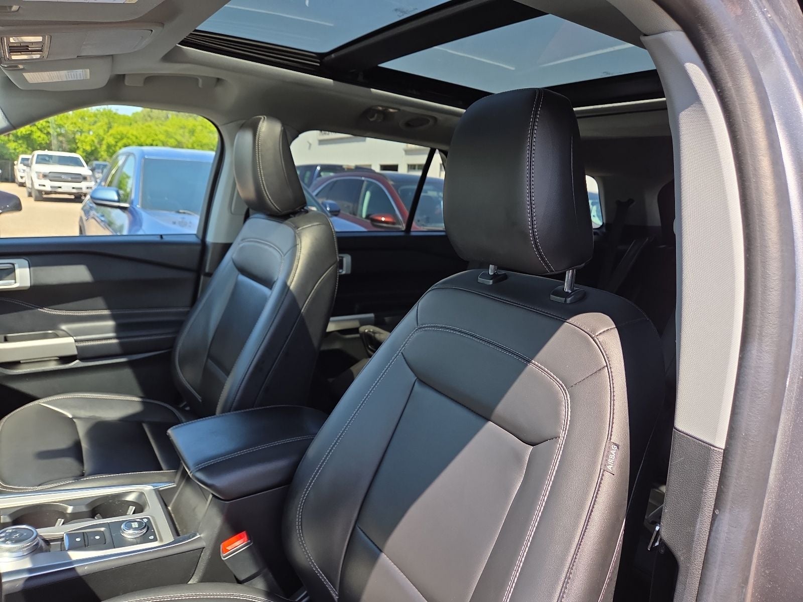 2023 Ford Explorer XLT 202A