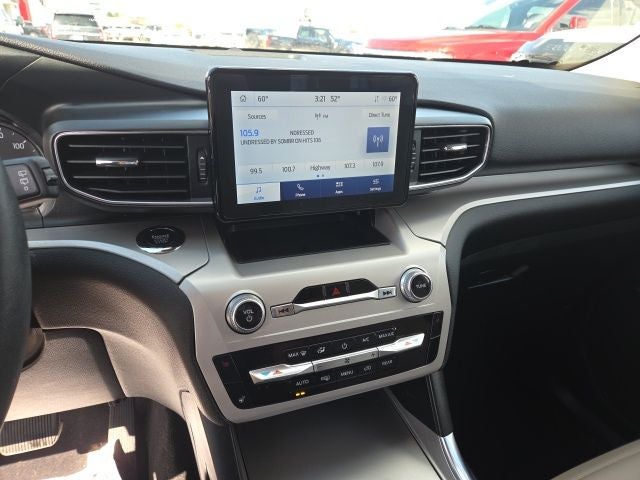 2023 Ford Explorer XLT 202A