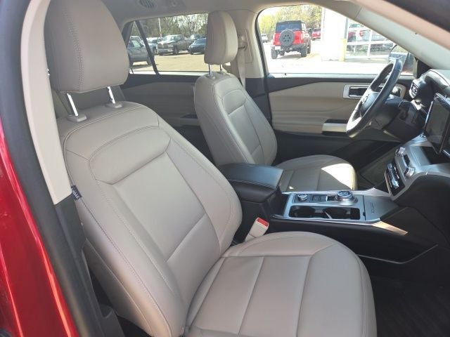 2023 Ford Explorer XLT 202A
