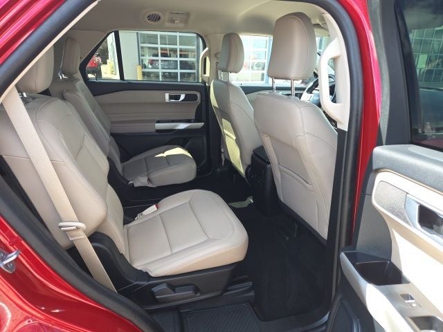 2023 Ford Explorer XLT 202A