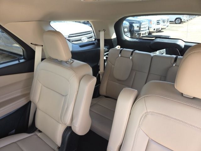 2023 Ford Explorer XLT 202A