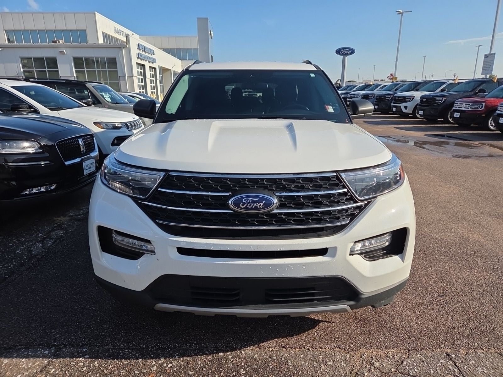 2024 Ford Explorer XLT 202A