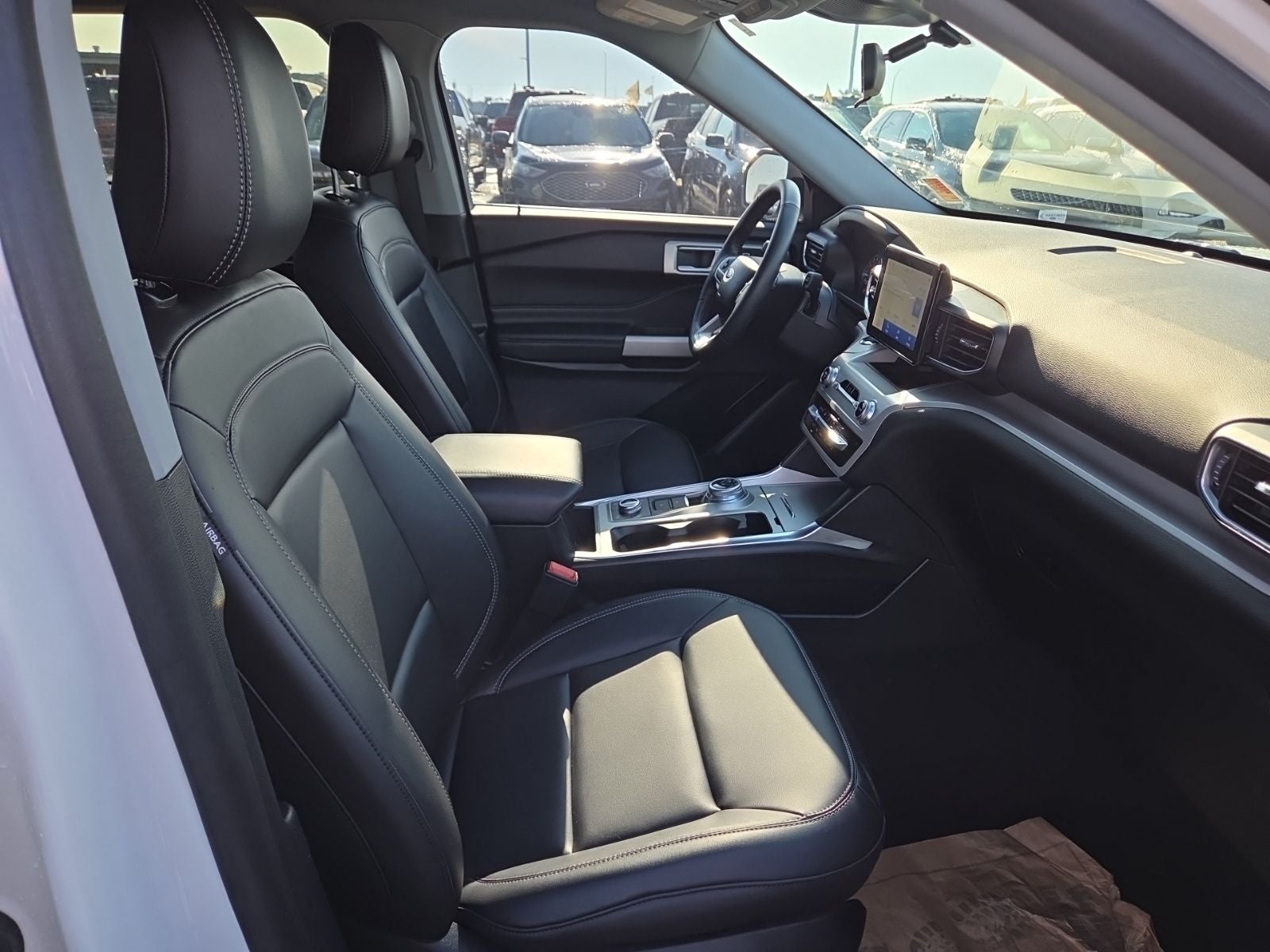 2024 Ford Explorer XLT 202A