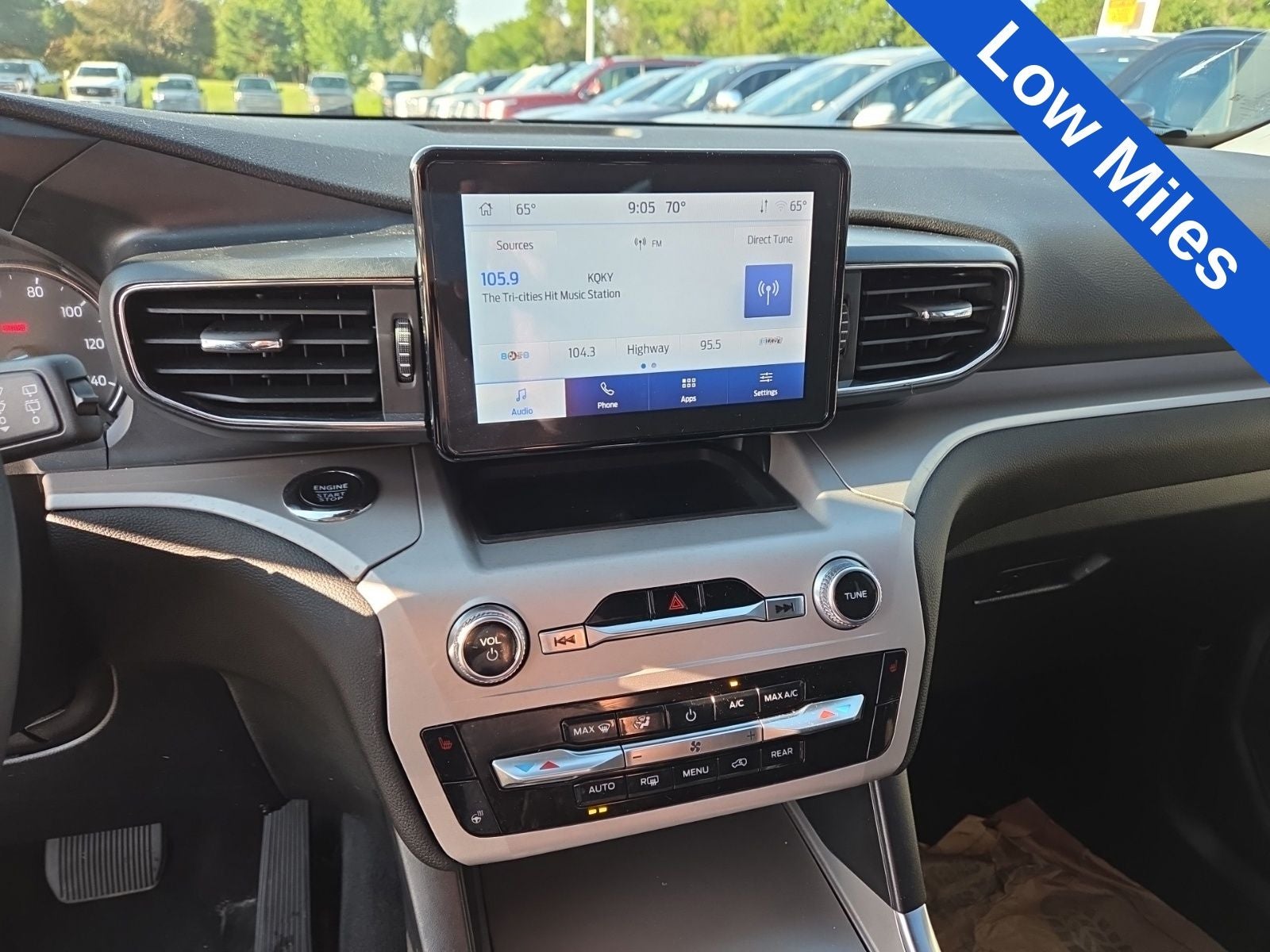 2024 Ford Explorer XLT 202A