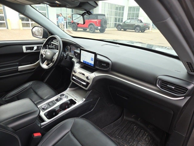 2021 Ford Explorer XLT 202A