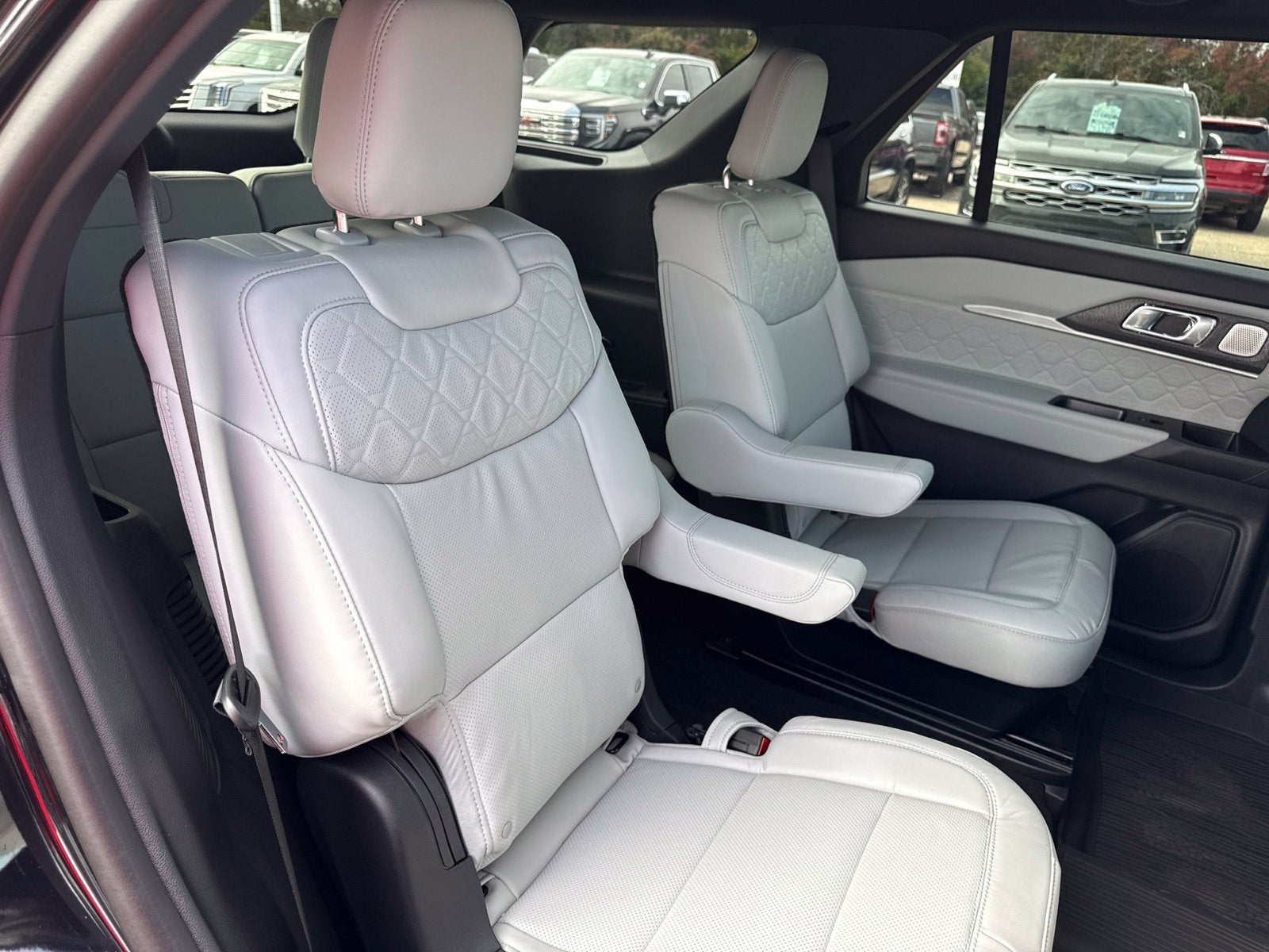2027 Ford Explorer Platinum