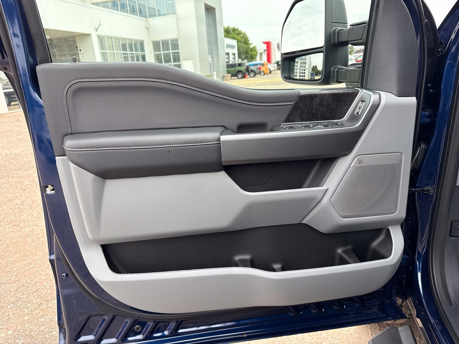 2027 Ford F-250SD XLT