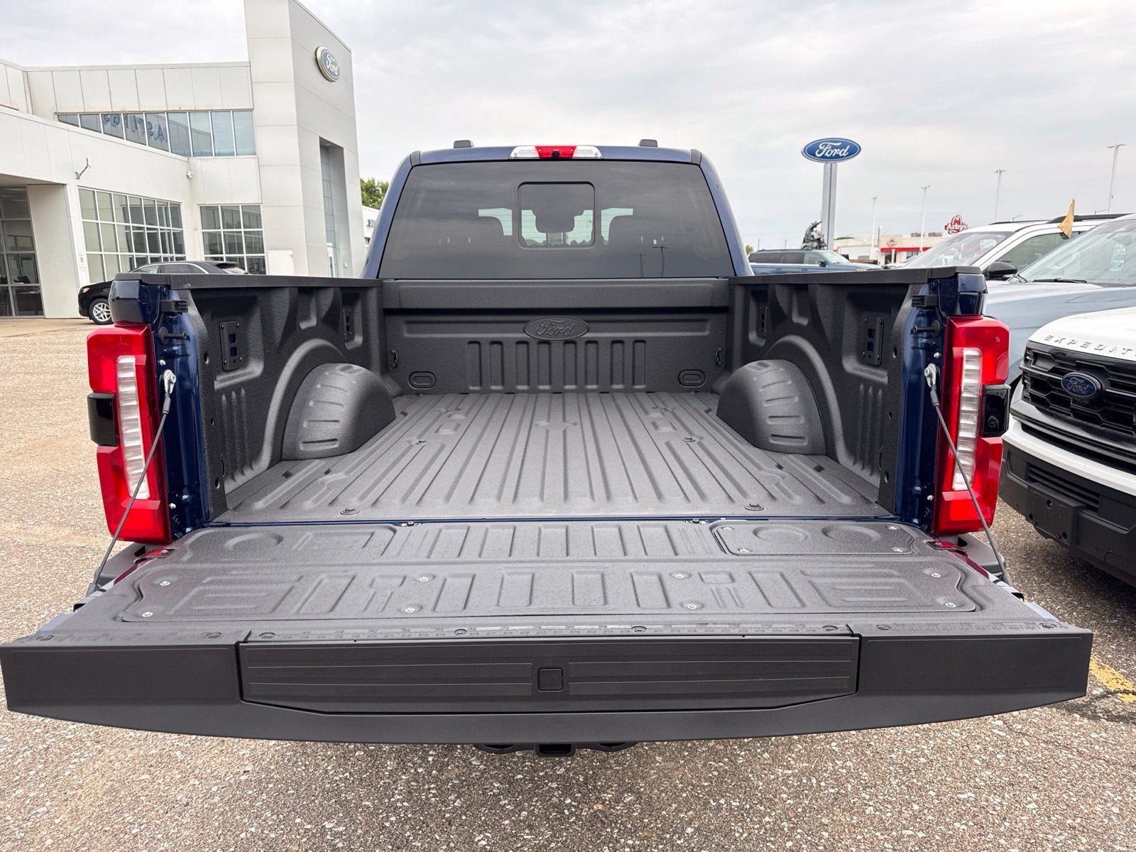 2027 Ford F-250SD XLT