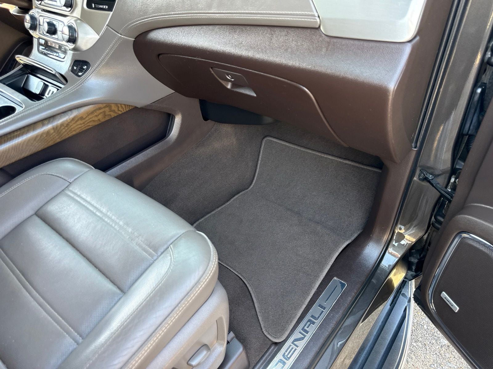 2019 GMC Yukon XL Denali 5SA