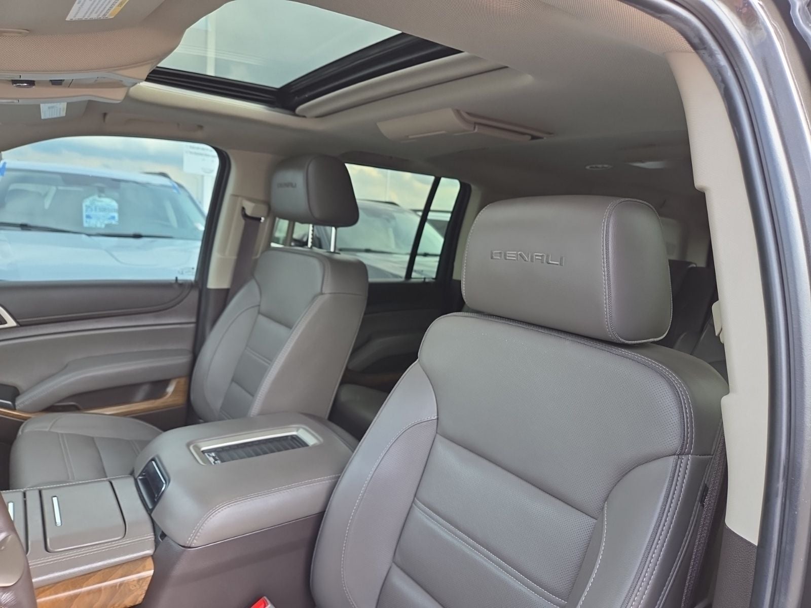 2019 GMC Yukon XL Denali Ultimate 5SA