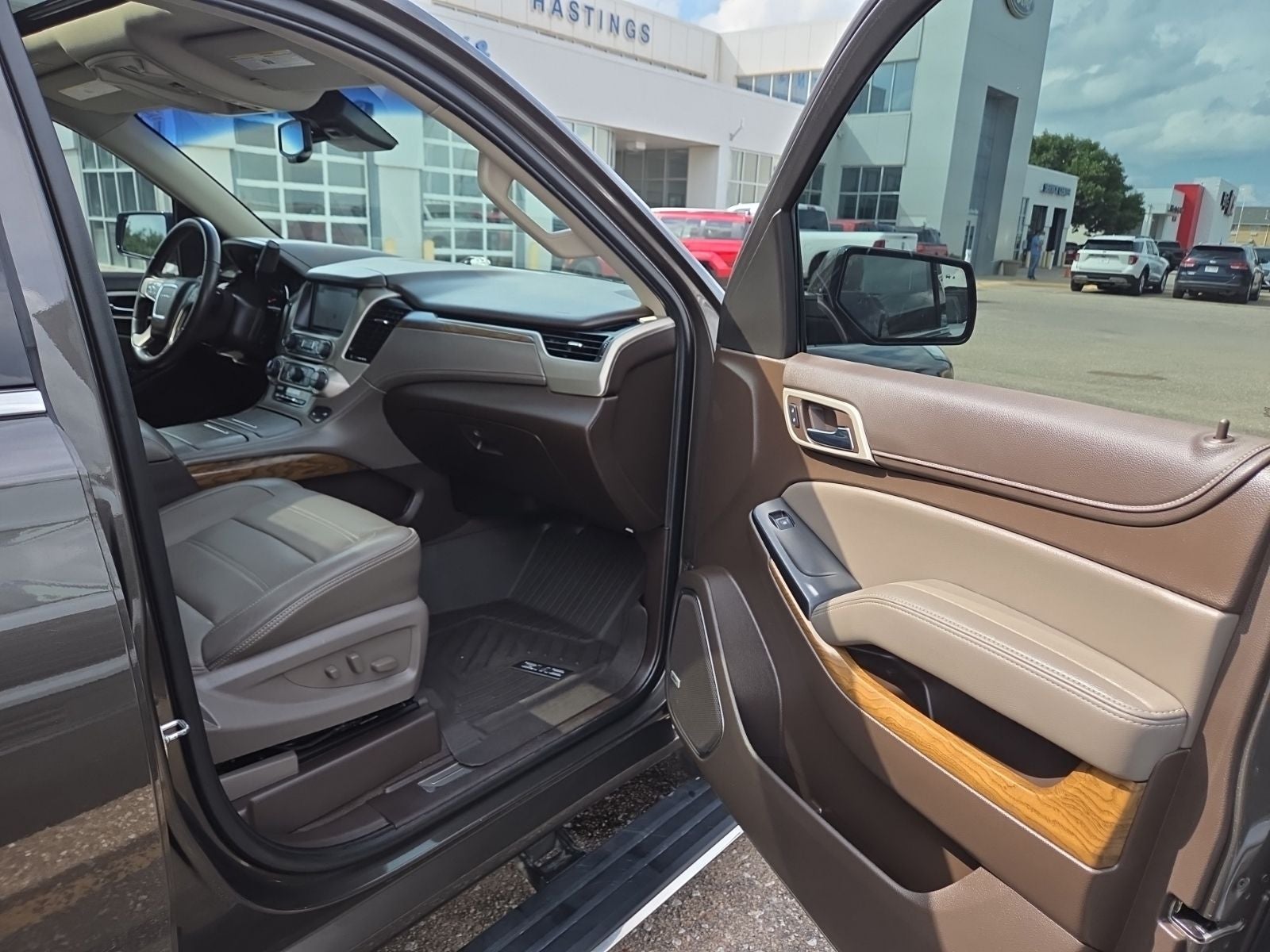 2019 GMC Yukon XL Denali Ultimate 5SA