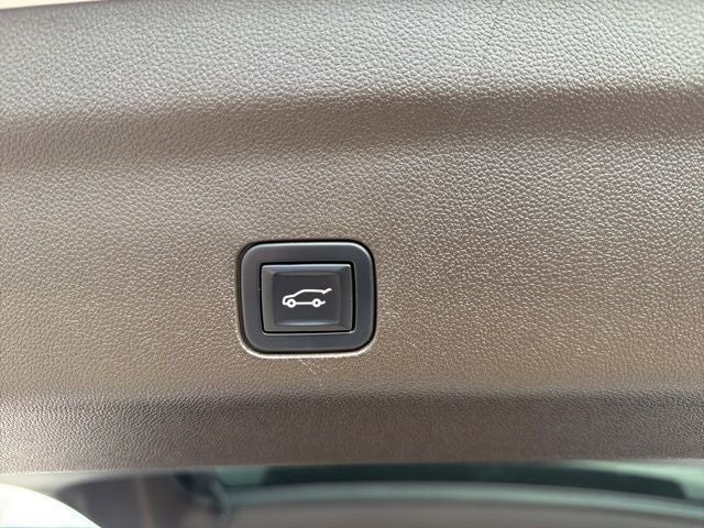 2022 GMC Yukon XL Denali 5SA