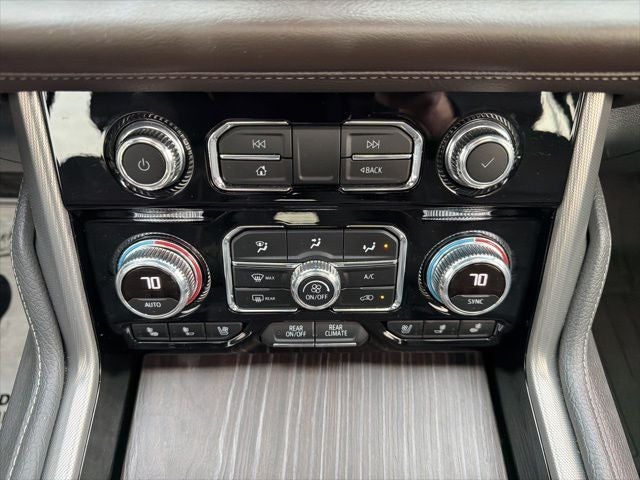 2022 GMC Yukon XL Denali 5SA