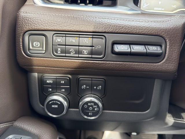 2022 GMC Yukon XL Denali 5SA