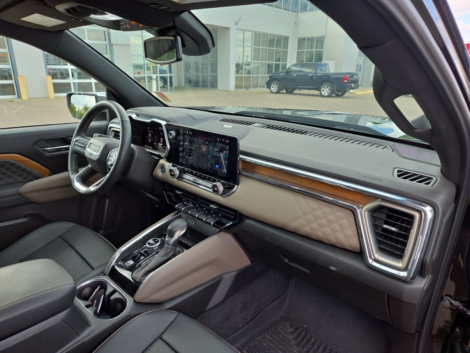 2024 GMC Canyon Denali 5SB