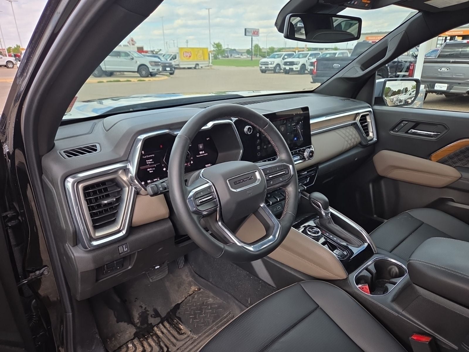 2024 GMC Canyon Denali 5SB