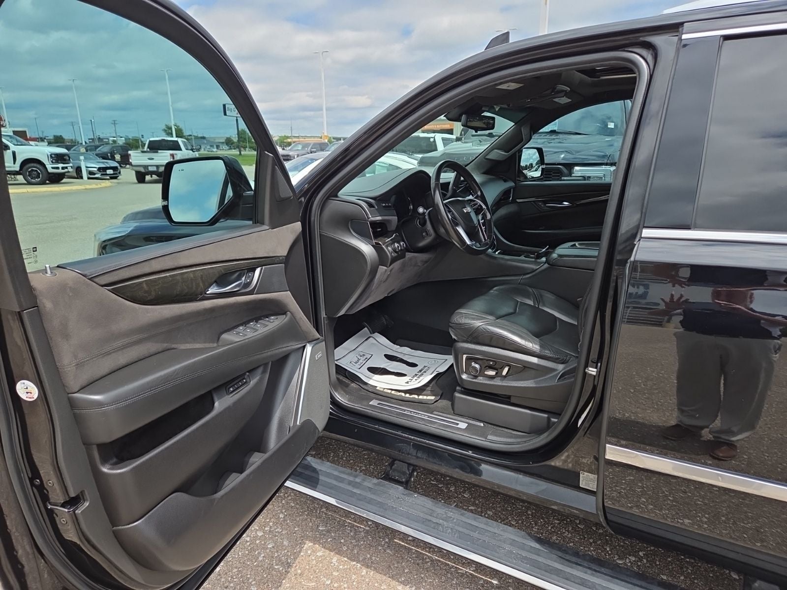 2017 Cadillac Escalade Platinum Edition 1SD