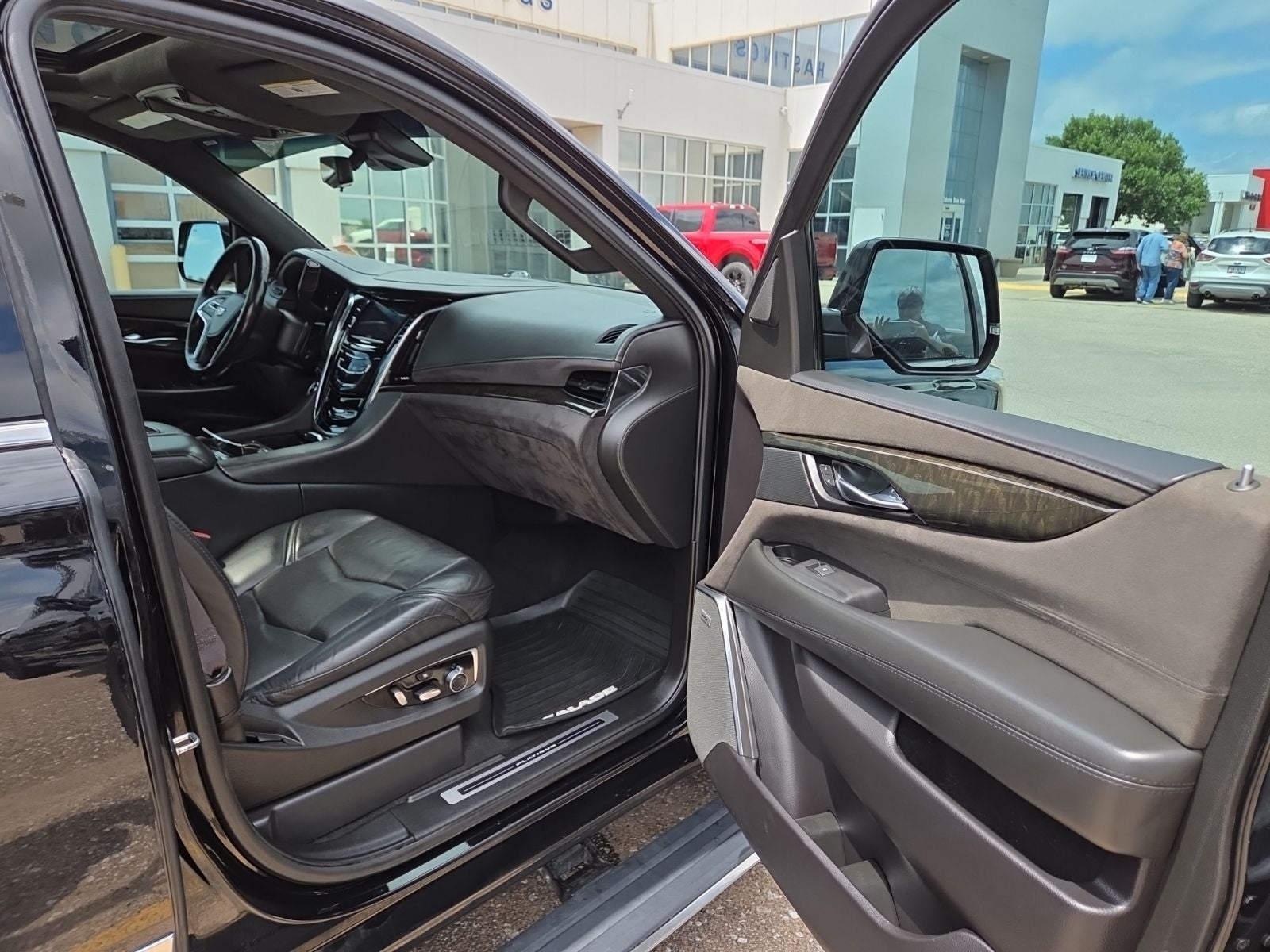 2017 Cadillac Escalade Platinum Edition 1SD