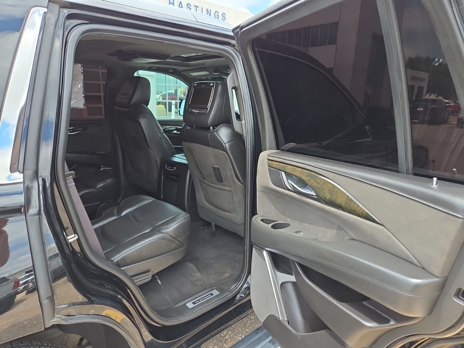 2017 Cadillac Escalade Platinum Edition 1SD