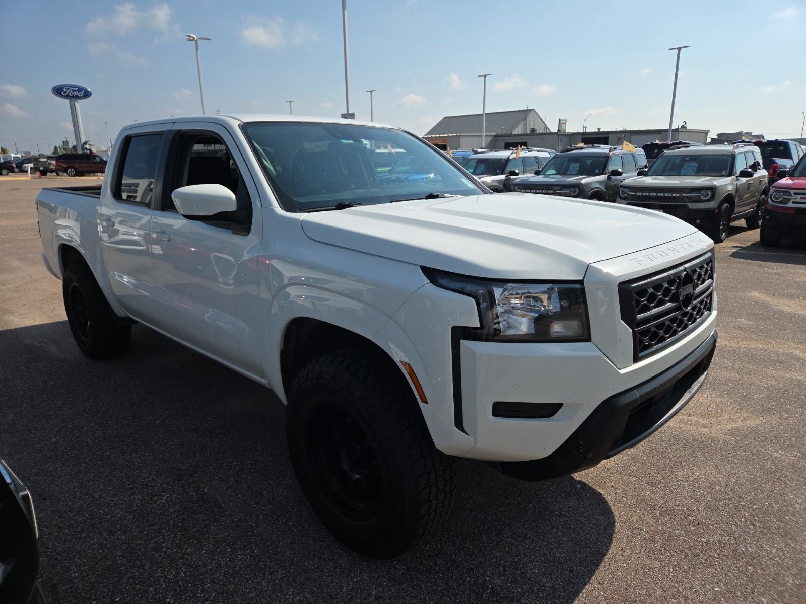 2022 Nissan Frontier SV