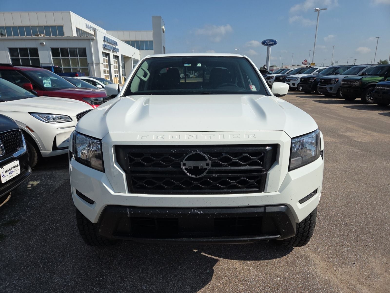 2022 Nissan Frontier SV