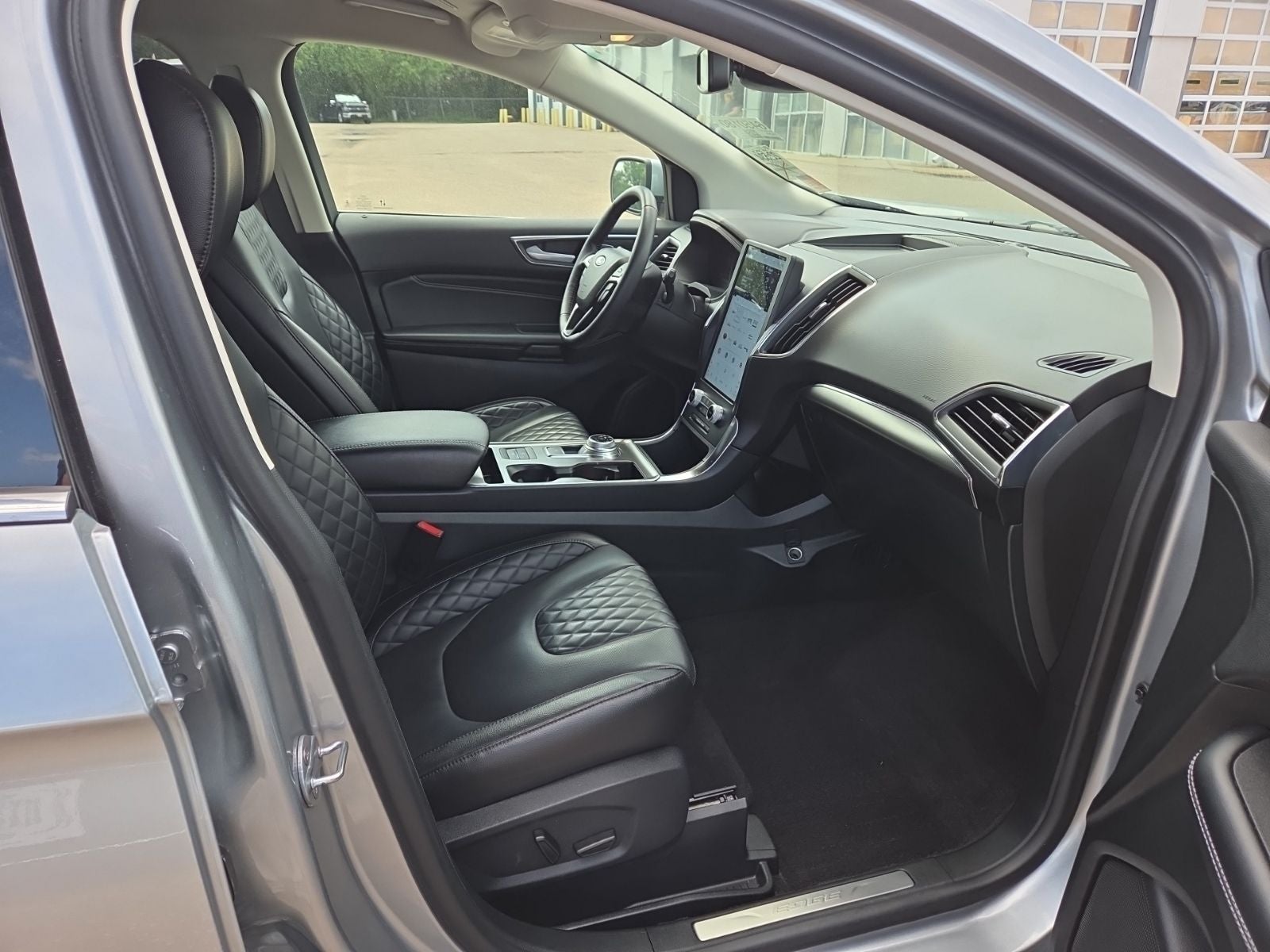 2024 Ford Edge Titanium 301A