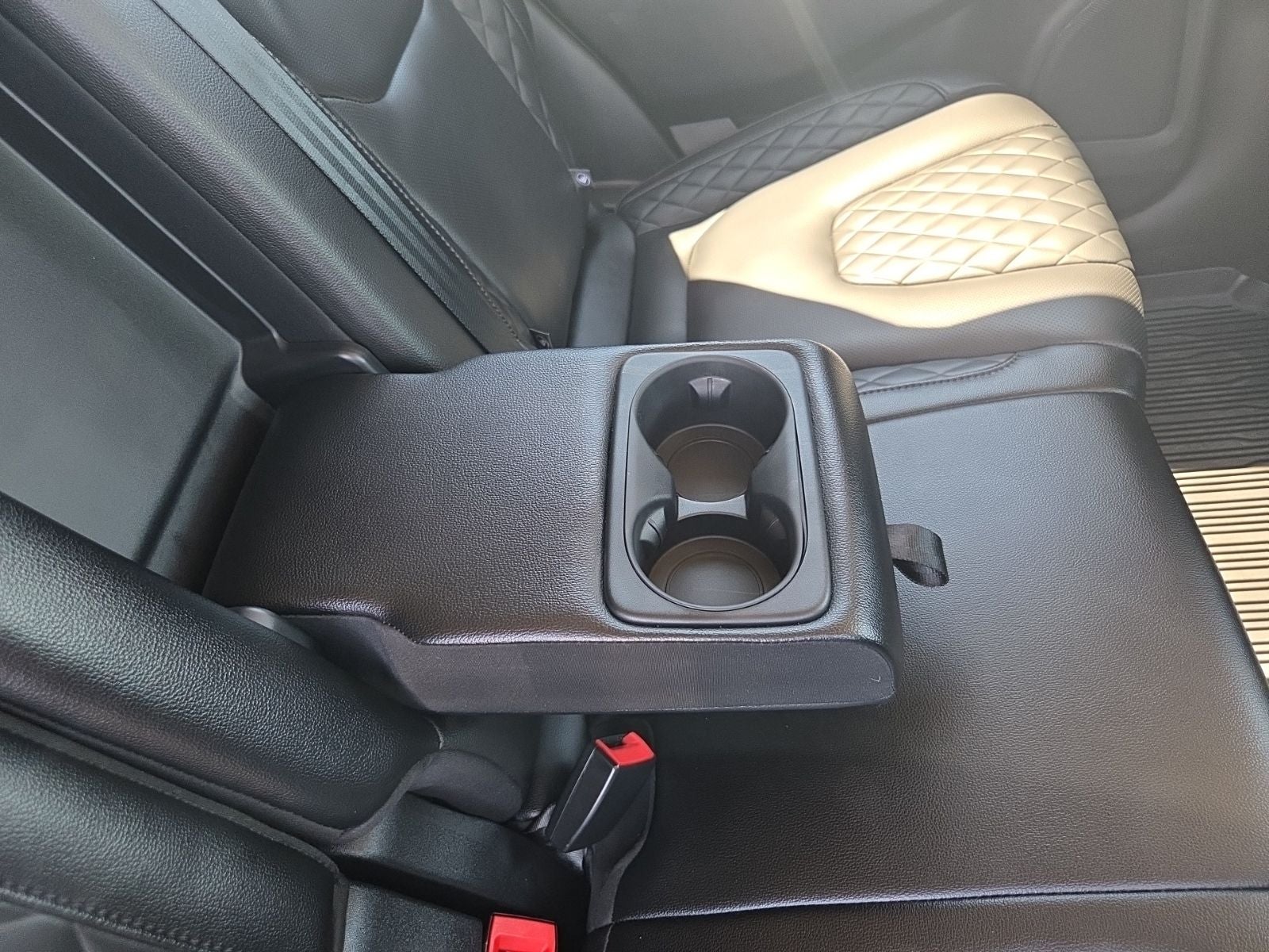 2024 Ford Edge Titanium 301A