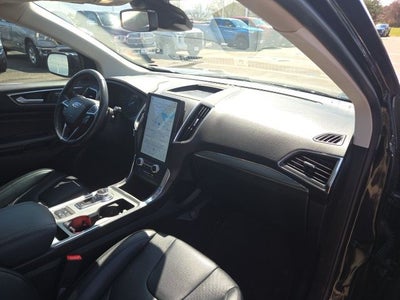 2022 Ford Edge Titanium 301A