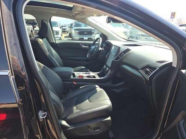 2022 Ford Edge Titanium 301A