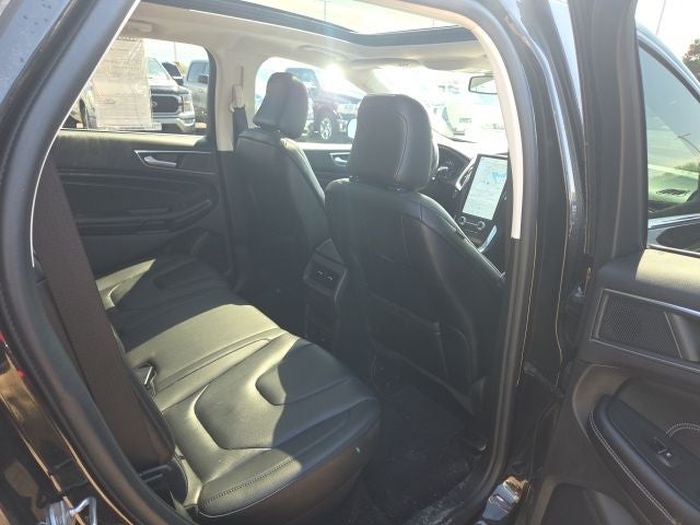 2022 Ford Edge Titanium 301A