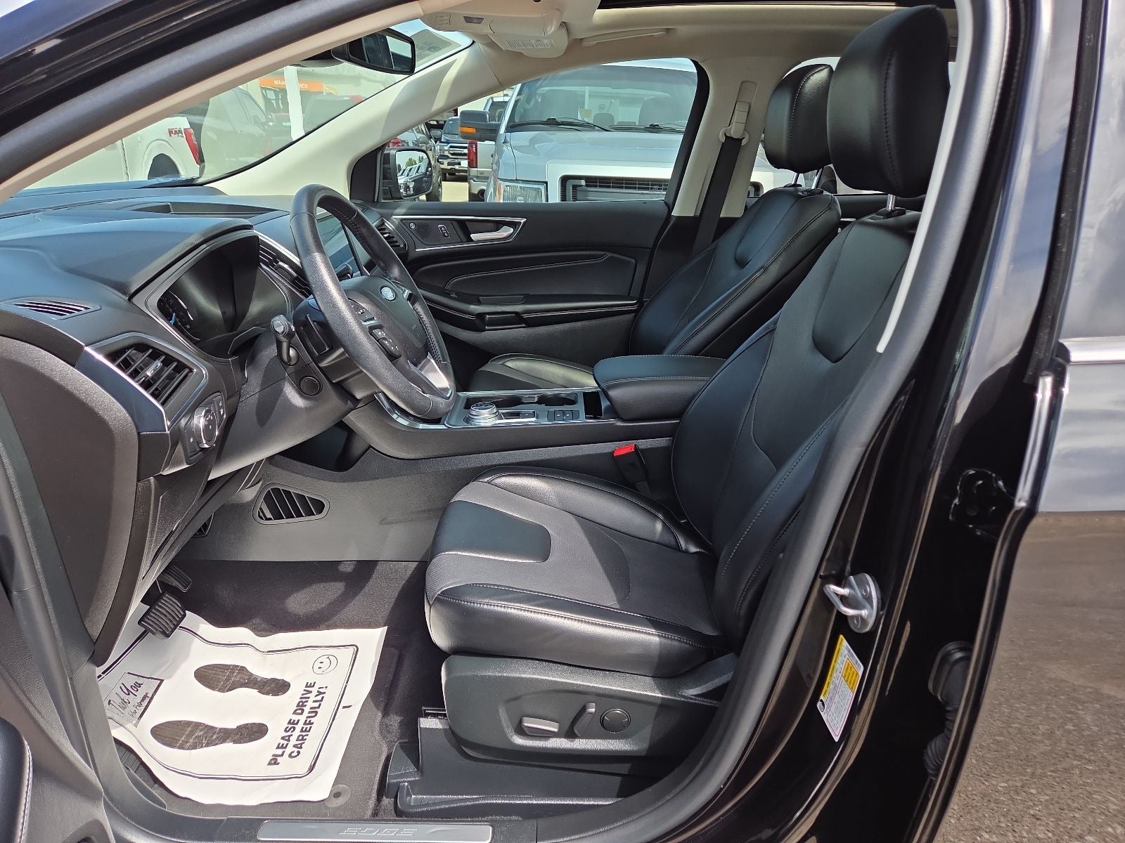 2022 Ford Edge Titanium 301A