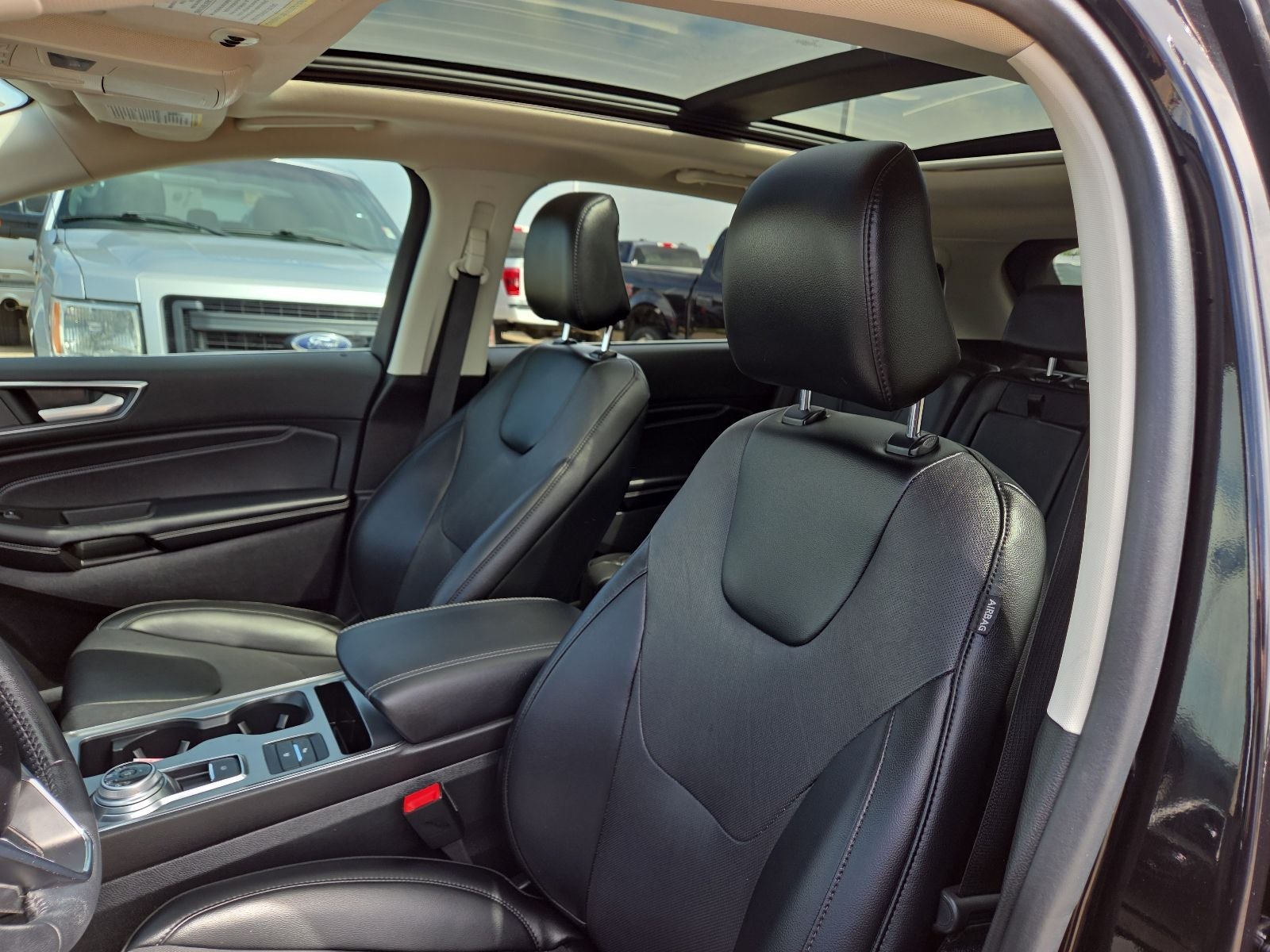 2022 Ford Edge Titanium 301A