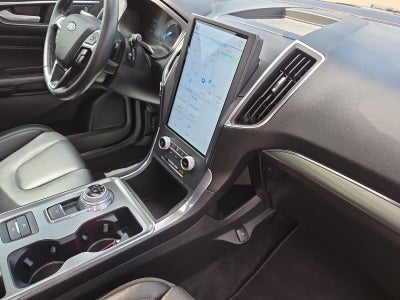 2022 Ford Edge Titanium 301A