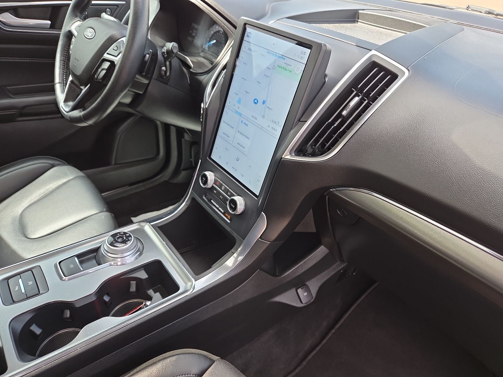 2022 Ford Edge Titanium 301A