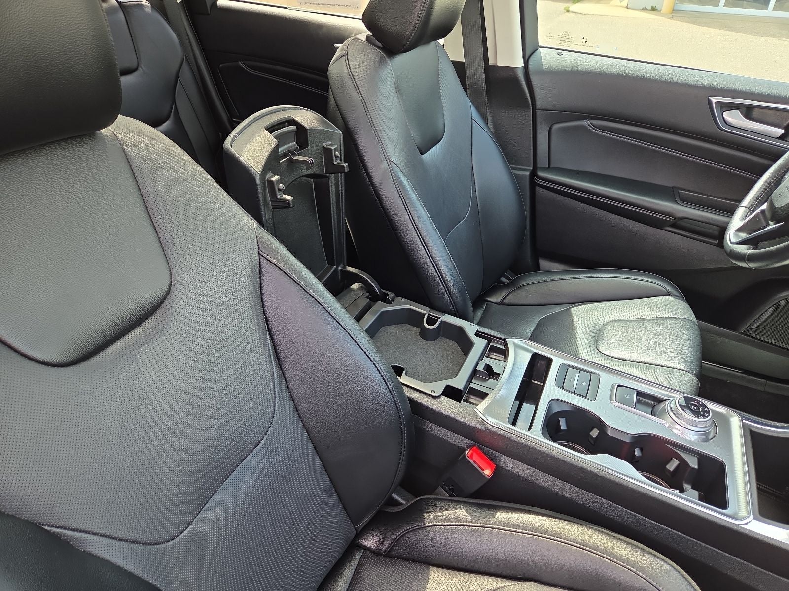 2022 Ford Edge Titanium 301A