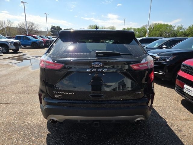 2022 Ford Edge Titanium 301A