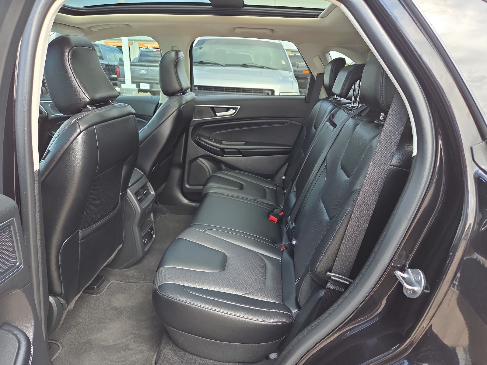 2022 Ford Edge Titanium 301A