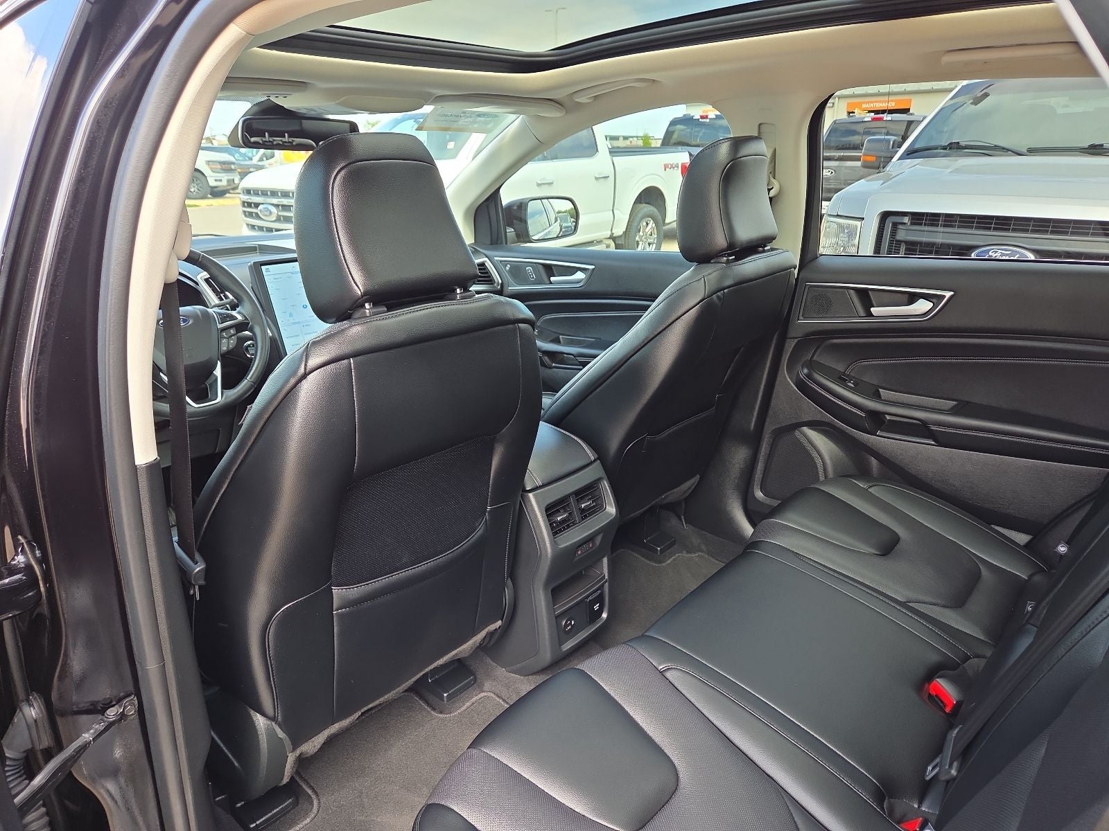 2022 Ford Edge Titanium 301A